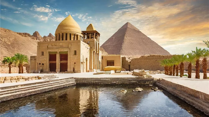 30 مليون زائر سنويا.. ماذا تحتاج السياحة لتقود قاطرة التنمية في مصر؟|حوار