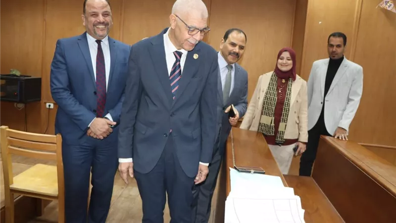 رئيس جامعة المنوفية : الالتزام بمعايير النزاهة والشفافية فى الامتحانات 