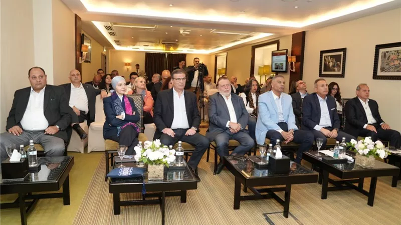 محافظ المركزي ووزير الزراعة يتفقدان مشروع دعم صغار المزارعين بأسوان