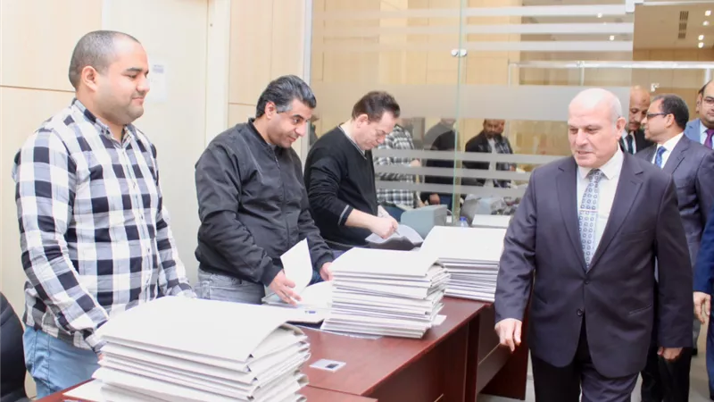 رئيس النيابة الإدارية يتابع سحب وتقديم ملفات المتقدمين لوظيفة معاون  