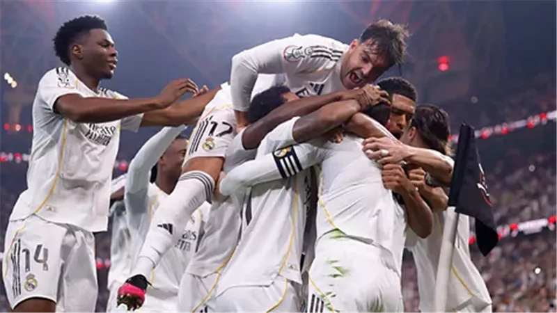 كلاسيكو الأرض.. تشكيل ريال مدريد أمام برشلونة بنهائي السوبر| موقف مبابي