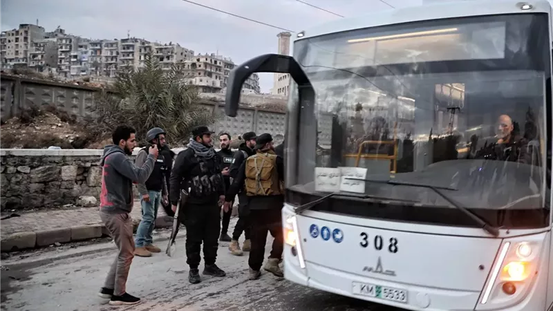 بعد معارك دامية.. الجيش السوري يسيطر بالكامل على مدينة حلب