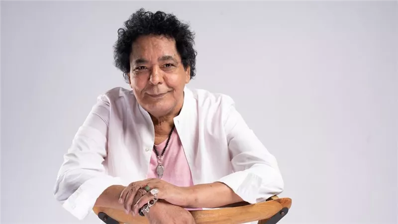 سر تأجيل حفل محمد منير في دبي