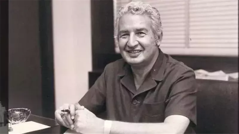 36 عامًا على رحيله.. إحسان عبد القدوس عميد الأدب المصري وصانع الدراما