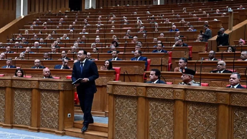 ما حقيقة استقالة الحكومة مع البرلمان الجديد؟.. أستاذ دستوري يحسم الجدل