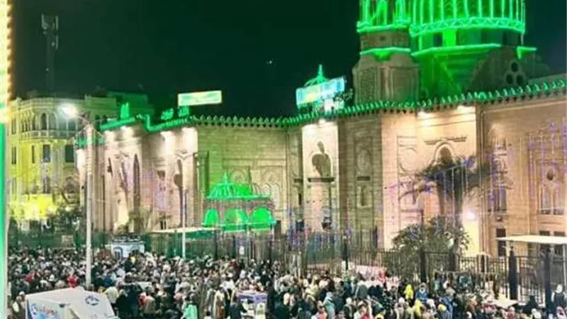 مع اقتراب الليلة الختامية لاحتفالها.. تعرف على ألقاب السيدة زينب 