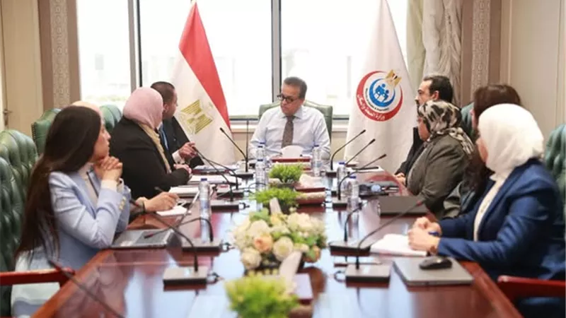 وزير الصحة يتابع توزيع خريجي 2023 ويعزز تطوير مهاراتهم لضمان جودة الخدمة