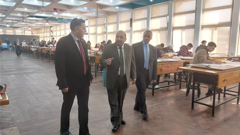 قيادات جامعة القاهرة تتابع امتحانات التيرم الأول