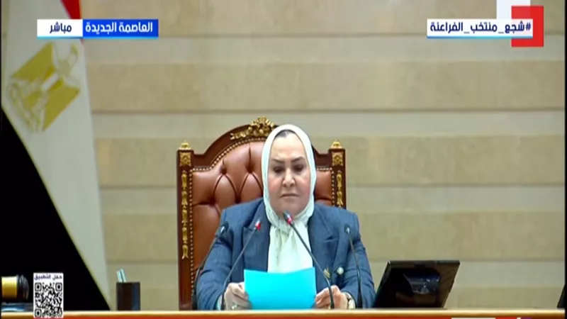 في لفتة تاريخية.. سيدة أول من يؤدي اليمين الدستورية بـ «النواب» الجديد