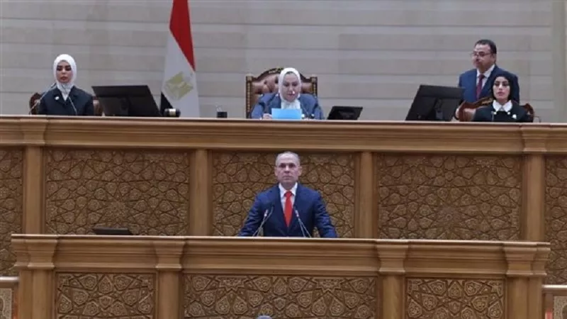 لأول مرة.. 3 سيدات يعتلين المنصة لإدارة الجلسة الافتتاحية للبرلمان|فيديو