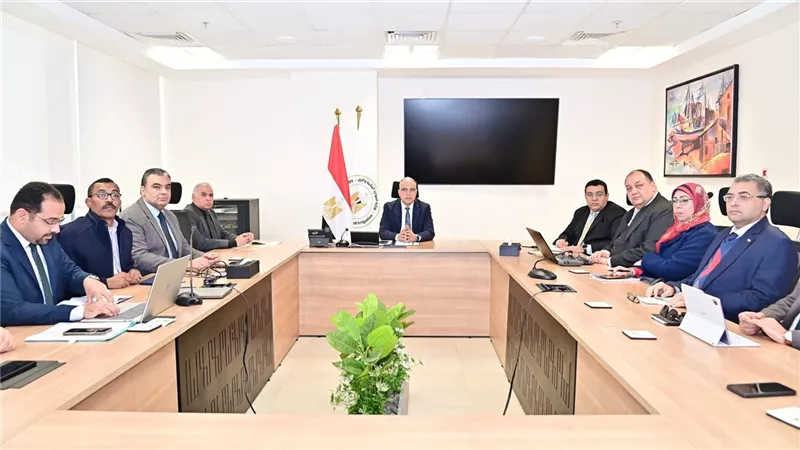 وزير الري يطلق خطة شاملة لتأمين مياه السويس وتطوير ترع الإسماعيلية