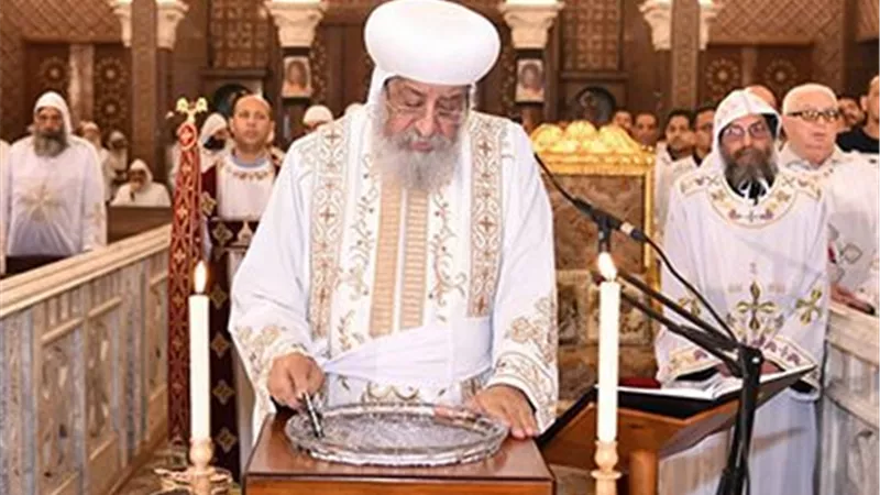 في ضيافة المرقسية..البابا تواضروس الثاني يترأس قداس عيد الغطاس بالإسكندرية