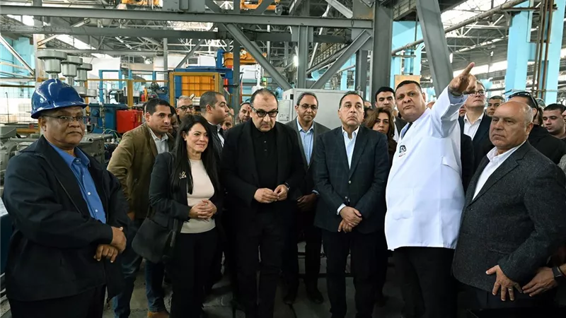 وزير قطاع الأعمال: خط جديد يرفع إنتاج مصر للألومنيوم إلى 120 ألف طن سنويًا