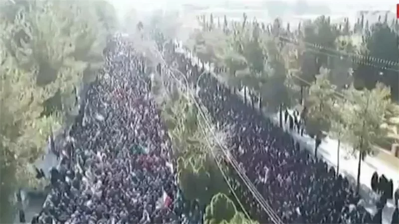 إعلام: مقتل 500 شخص في إيران والمتظاهرين استخدموا الأسلحة