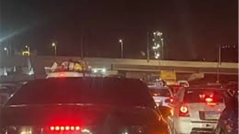 مصرع وإصابة 23 شخصا في انقلاب أتوبيس على الدائري الأوسطي بالعبور