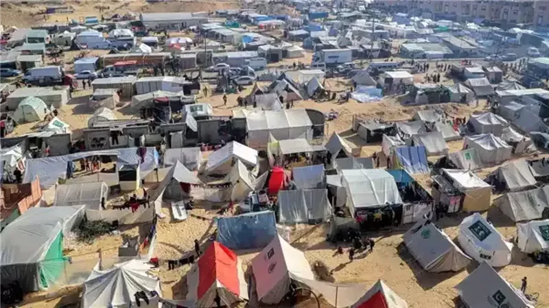 شتاء الموت في غزة.. 127 ألف خيمة مهترئة ومنخفض يهددان مئات آلاف النازحين 