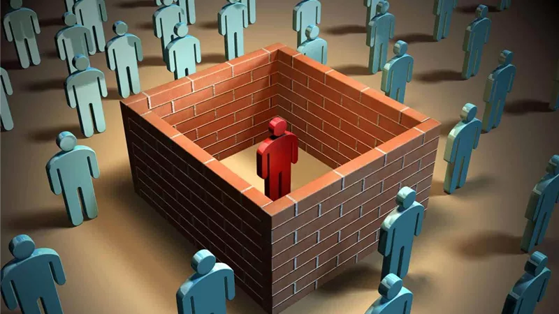 حب الذات الأبرز.. كيف نتجاوز بُعد الأصدقاء؟