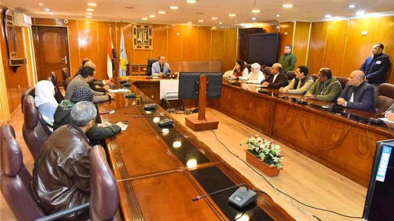 محافظ أسيوط يطلق خطة شاملة لتطوير 9 مدارس لذوي الهمم
