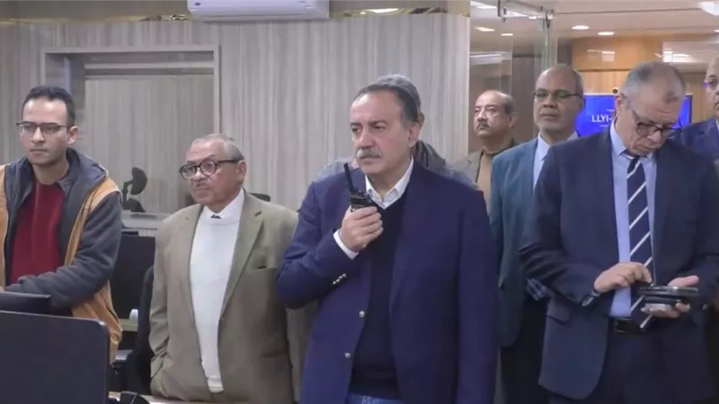 محافظ أسيوط يوجه بتسريع العمل في محور البداري بطريق البحر الأحمر