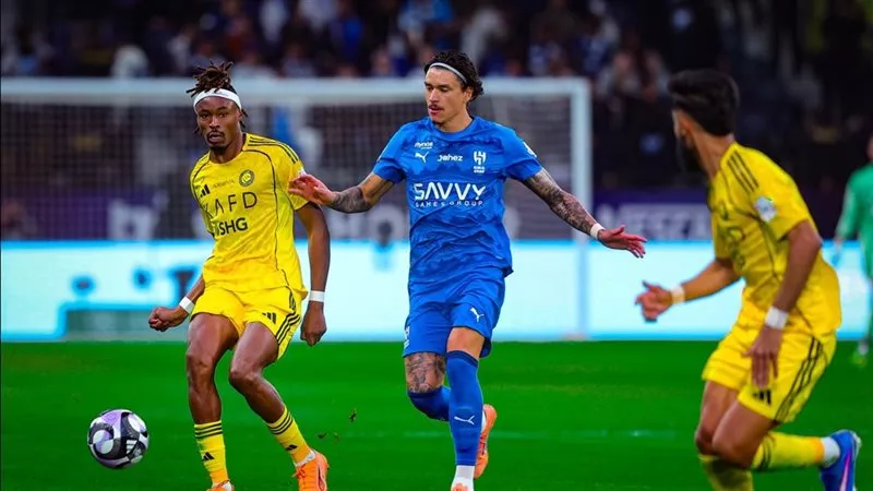 الهلال يقلب الطاولة على النصر ويحسم ديربي الرياض بثلاثية