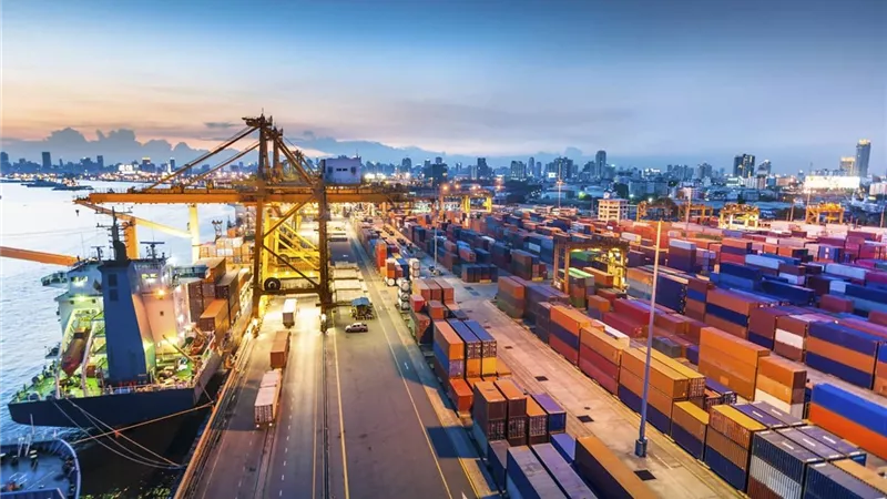 العراق يرفع الحظر عن استيراد منتجات العصائر والمعجنات المصرية