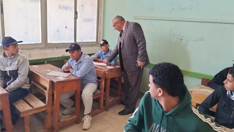 مدير التعليم الفني يتابع امتحانات الفصل الدراسي الأول ببني سويف