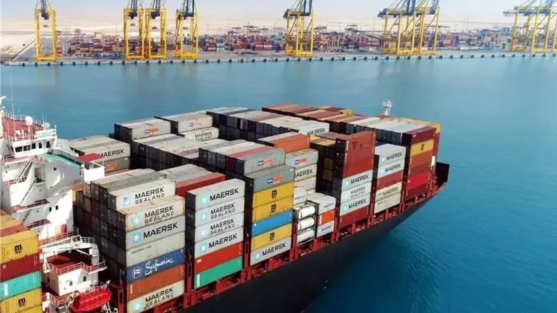 ارتفاع عجز الميزان التجاري إلى 4.9 مليار دولار و9.6% زيادة بالواردات 