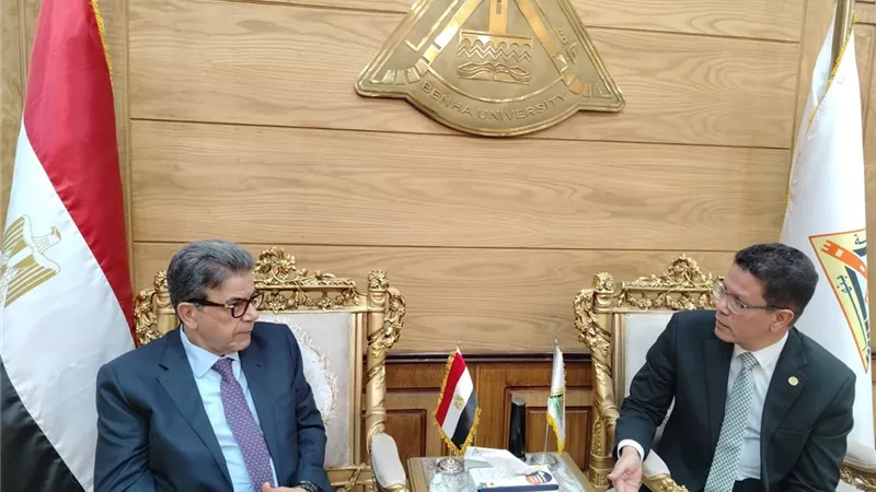 رئيس جامعة بنها ونقيب الأطباء البيطريين يبحثان تدريب الخريجين