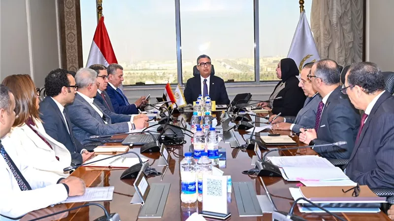 وزير التموين يتابع موقف بدء موسم إنتاج السكر من محصول القصب