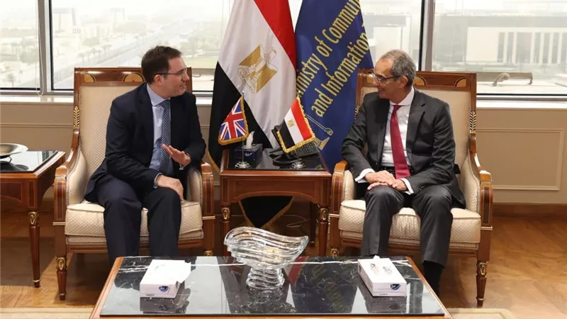 مصر وبريطانيا تبحثان زيادة الاستثمارات في الاتصالات وتكنولوجيا المعلومات