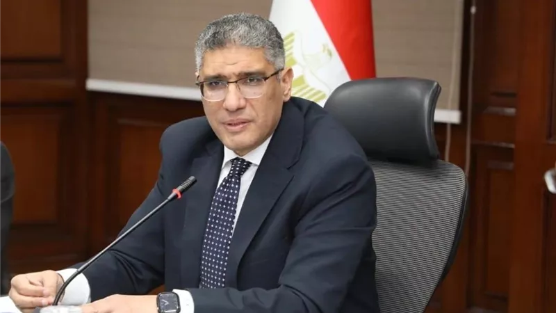 محافظ الجيزة يفتتح سوق اليوم الواحد بشارع الصوامع في حي إمبابة