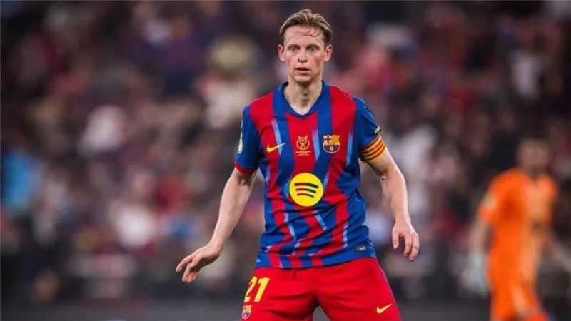 عقوبة دي يونج بعد طرده في مباراة برشلونة وريال مدريد بنهائي السوبر 