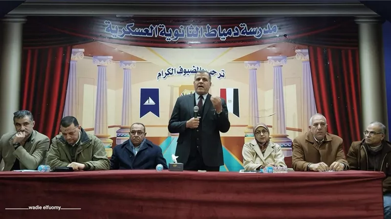 مدير تعليم دمياط يضع اللمسات الأخيرة لاستقبال امتحانات الشهادة الإعدادية