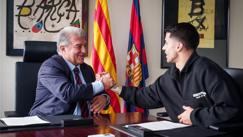 كانسيلو بعد عودته لبرشلونة: هذا النادي بيتي الحقيقي وأريد الفوز بكل شيء