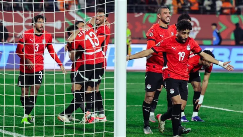 سونج نجم الكاميرون السابق: منتخب مصر يمتلك شخصية خاصة داخل الملعب