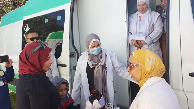 قافلة طبية مجانية ومكتبة متنقلة لأهالي قرية سرابيوم بفايد الإسماعيلية 