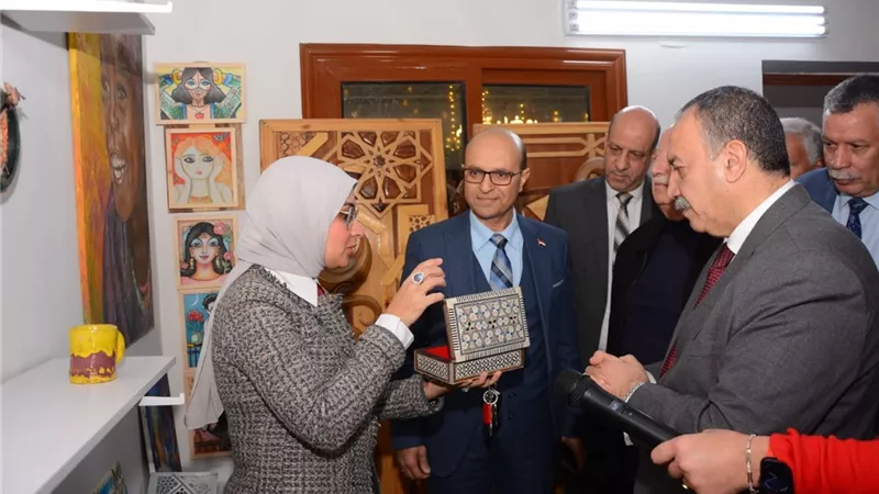 المنشاوي يفتتح بازار «كيان» لدعم الحرف اليدوية والأسر المنتجة