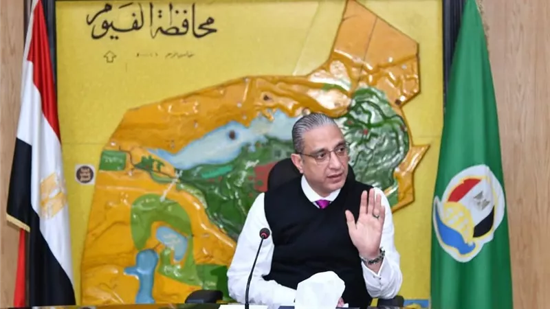 محافظ الفيوم يتابع المتغيرات المكانية ومعدلات الأداء بالموجة 28