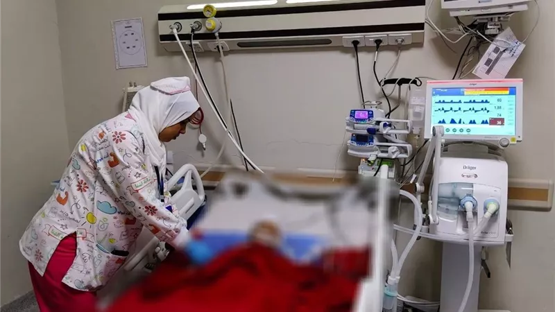 ملحمة طبية في الإسماعيلية.. التأمين الصحي الشامل يجري جراحة فتق نادرة وقلب
