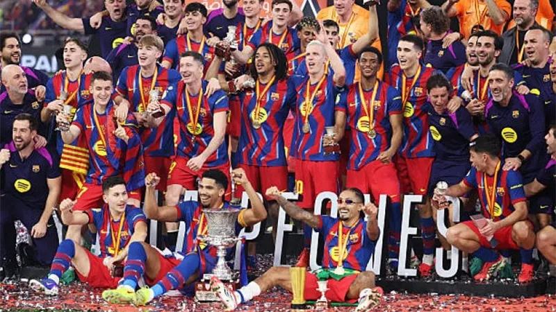 موندو ديبورتيفو: برشلونة يتفوق على ريال مدريد في إيرادات دوري الأبطال