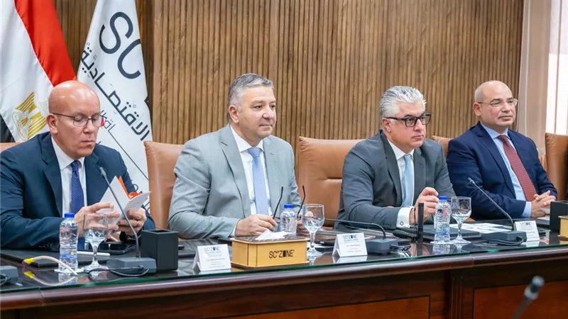 رئيس «اقتصادية القناة» يبحث سبل التعاون لتنمية التجارة مع هونج كونج