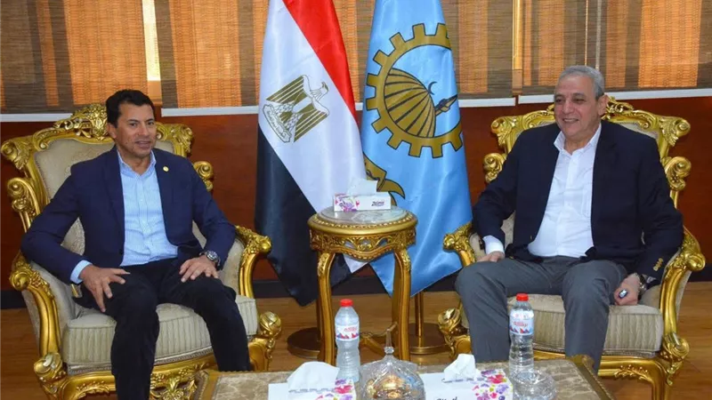 محافظ الغربية يهنئ وزير الشباب والرياضة بثقة العرب بالمنصب الجديد