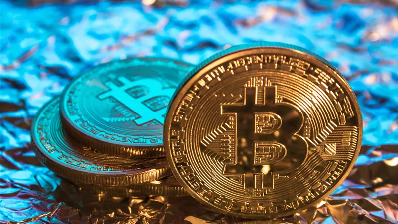 بتكوين تهبط لأدنى مستوى في أسبوعين مع تصاعد موجة البيع في أسهم التكنولوجيا