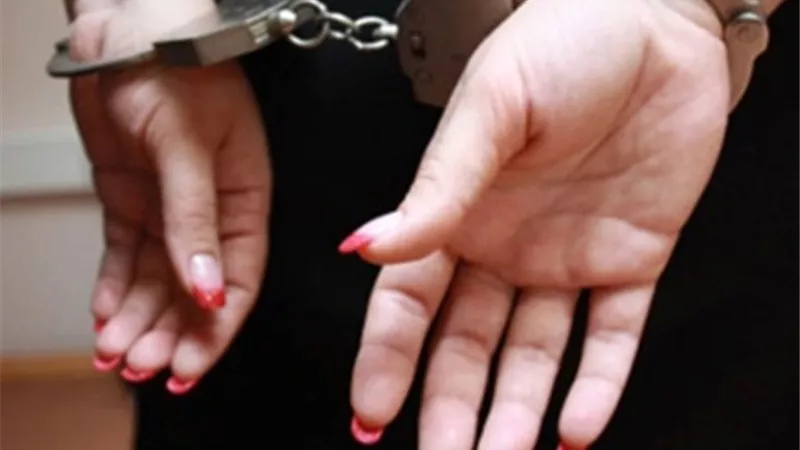 ضبط فتاة تيك توكر بتهمة بث فيديوهات خادشة للحياء في المنتزه 