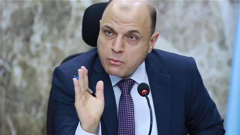 محافظ كفرالشيخ يوجه برصف طريق طويلة نشرت بقلين.. استجابة للمواطنين
