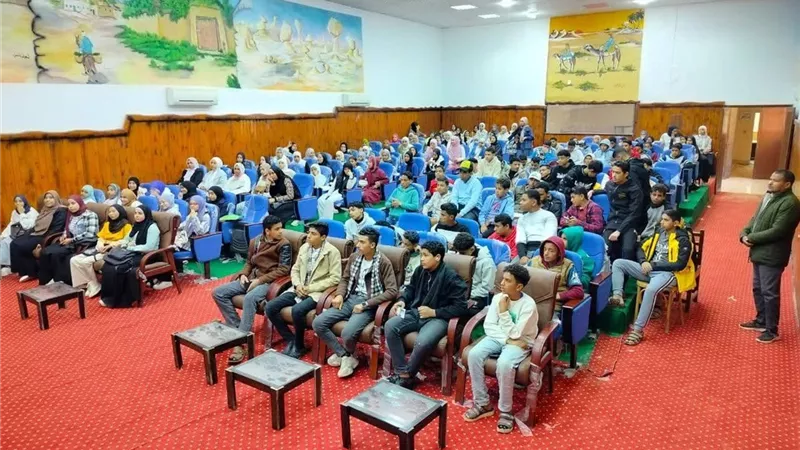 إقبال كبير من الطلاب على محاضرات الشهادة الإعدادية بالوادي الجديد