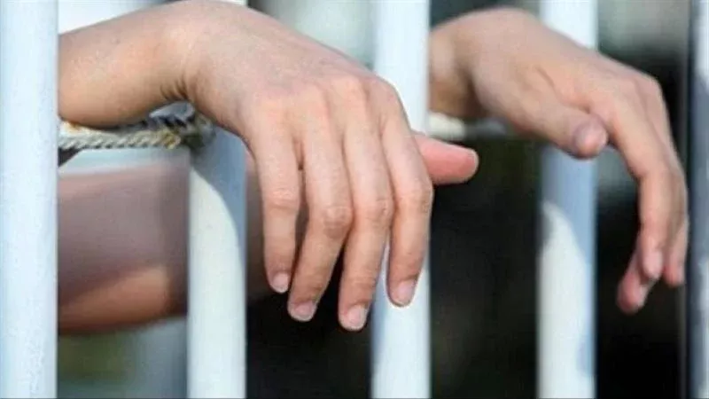 حبس عاطلين بتهمة النصب الإلكتروني على عملاء أحد البنوك بالمنيا