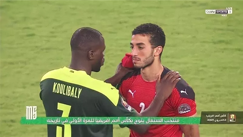صورة بألف معنى.. كوليبالي وعبد المنعم يعيدان للأذهان ذكريات ملحمة 2021
