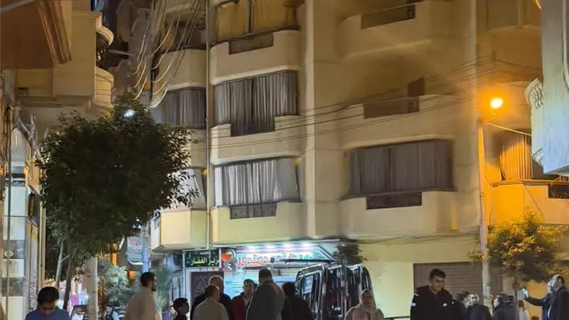 إخلاء 46 شقة بعقارين في دمنهور احترازيا ولجنة هندسية للفحص