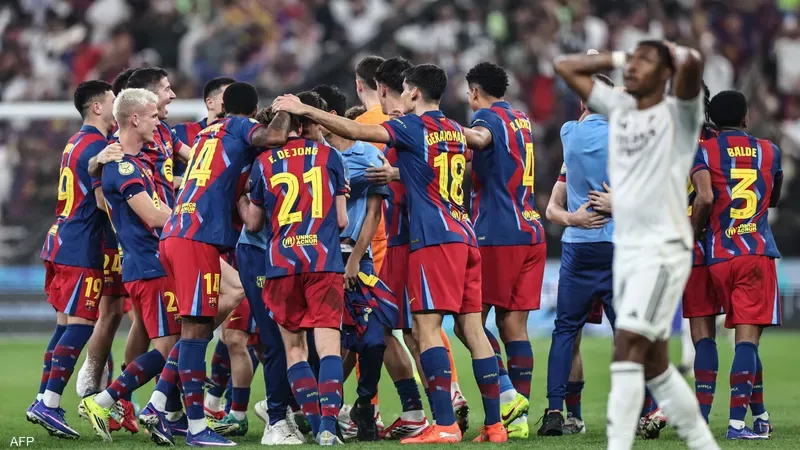 برشلونة يواجه راسينج سانتاندير في كأس ملك إسبانيا باختبار صعب خارج الديار